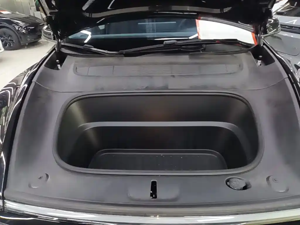 Tesla Model Y — фото 20