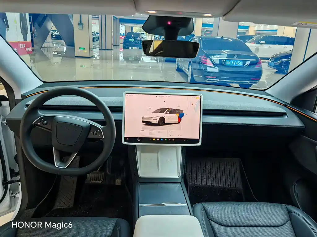 Tesla Model Y — фото 7