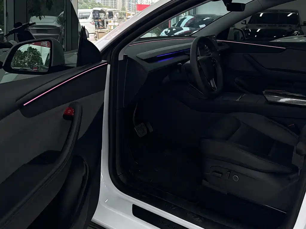 Tesla Model Y — фото 6