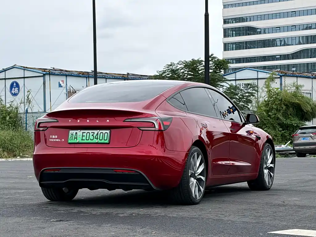 Tesla Model 3 — фото 5