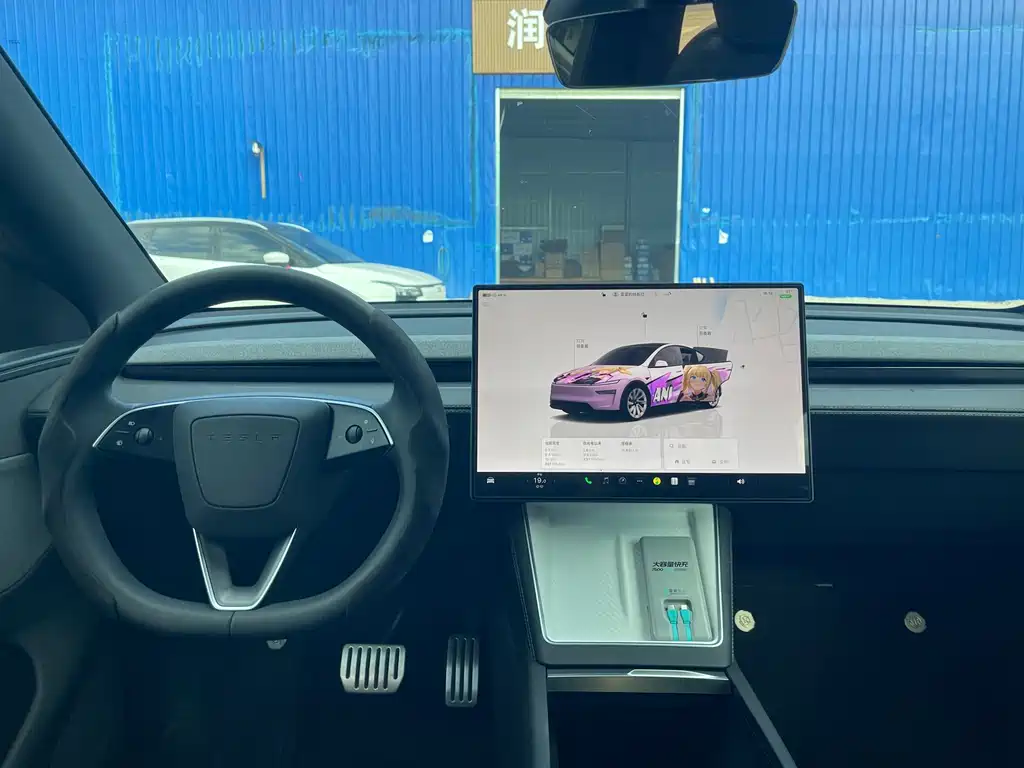 Tesla Model Y — фото 8