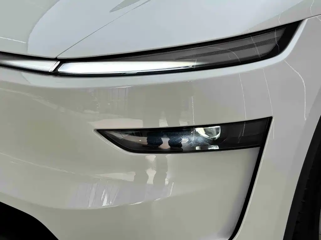 Tesla Model Y — фото 15