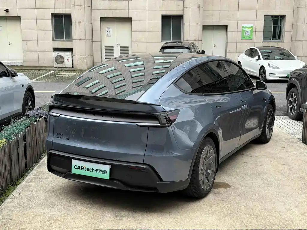 Tesla Model Y L — фото 3