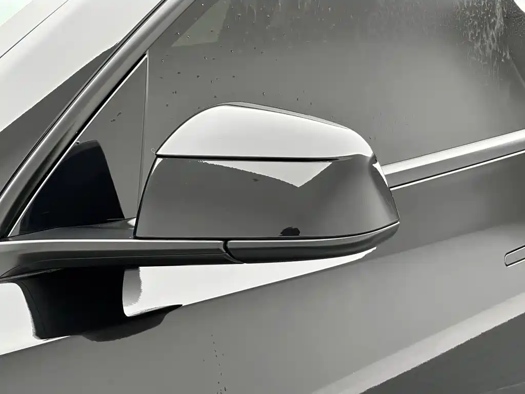 Tesla Model Y L — фото 24