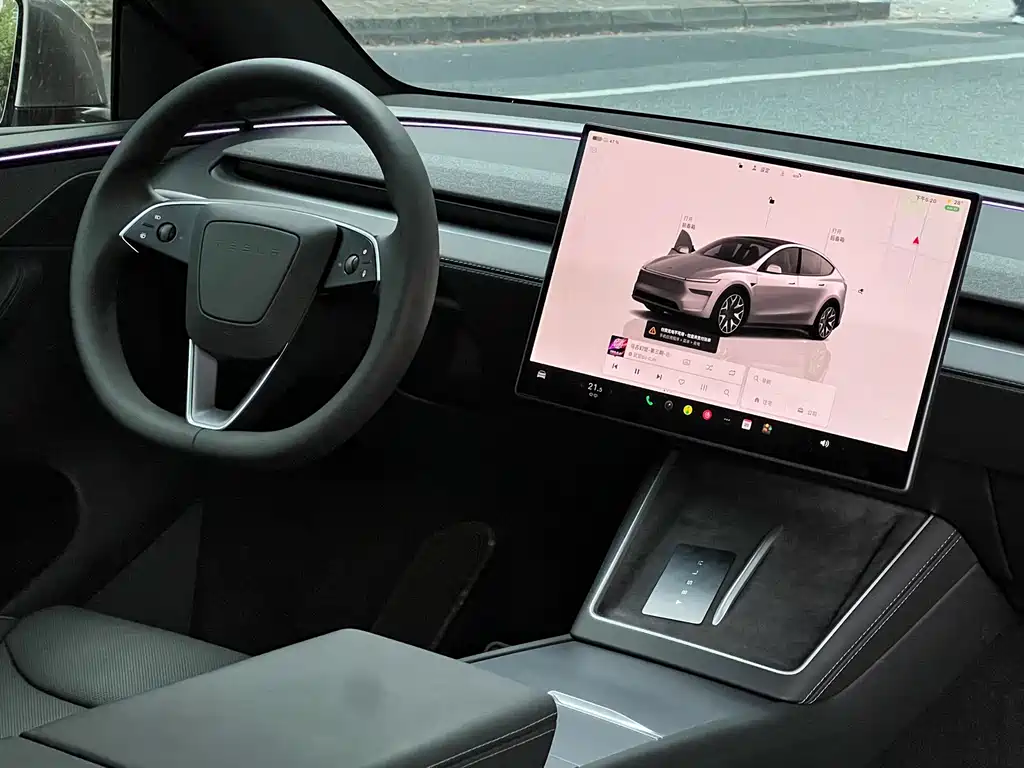 Tesla Model Y L — фото 20