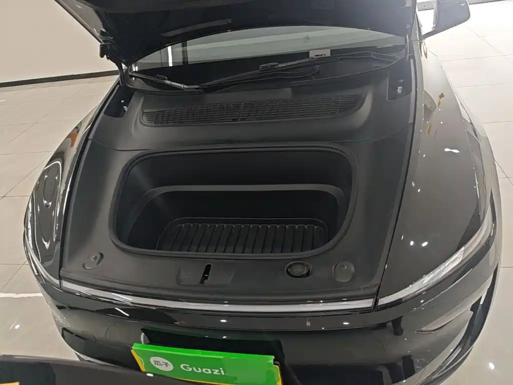 Tesla Model Y L — фото 20