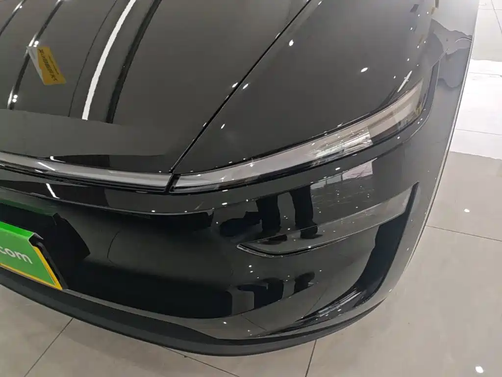 Tesla Model Y L — фото 24