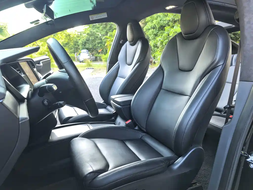 Tesla Model X — фото 5