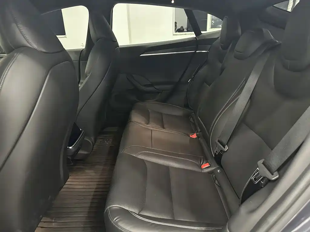 Tesla Model S — фото 5
