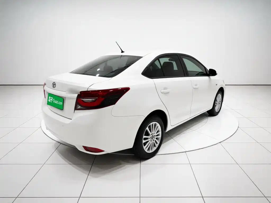 Toyota Vios — фото 6
