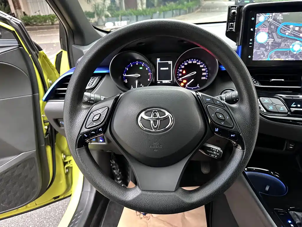 Toyota C-HR — фото 7