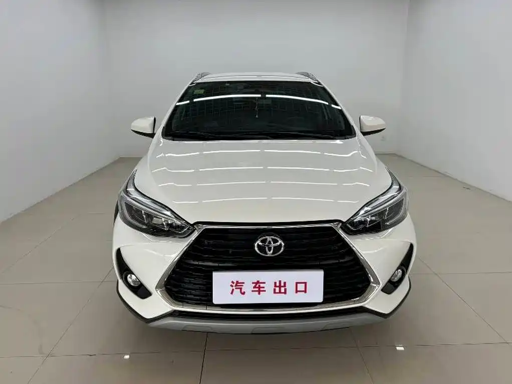Toyota Yaris L — фото 2