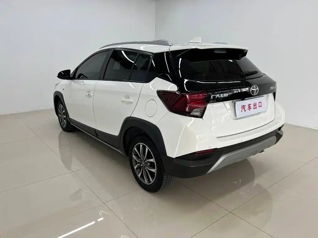 Toyota Yaris L — фото 6