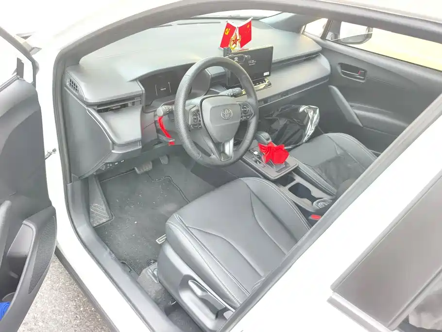 Toyota Corolla Cross — фото 9