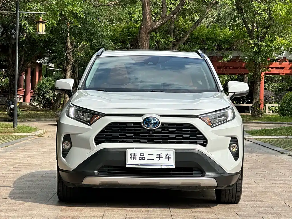 Toyota RAV4 — фото 2
