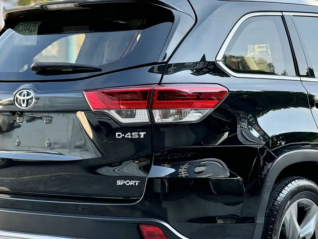 Toyota Highlander — фото 17