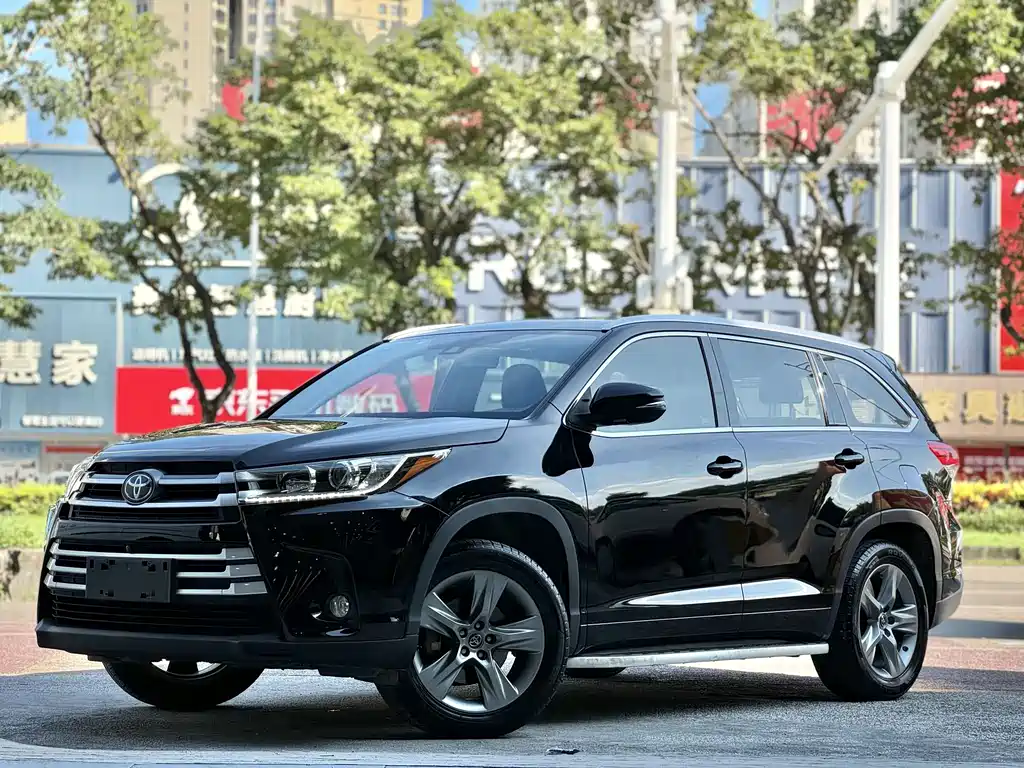 Toyota Highlander — фото 10