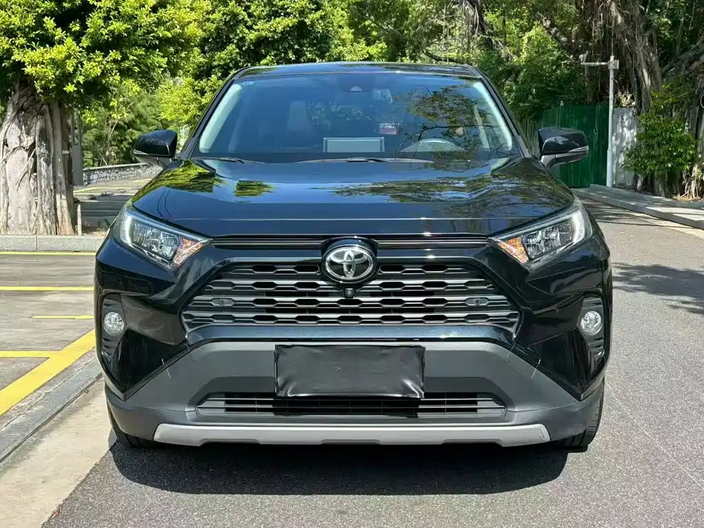 Toyota RAV4 — фото 3
