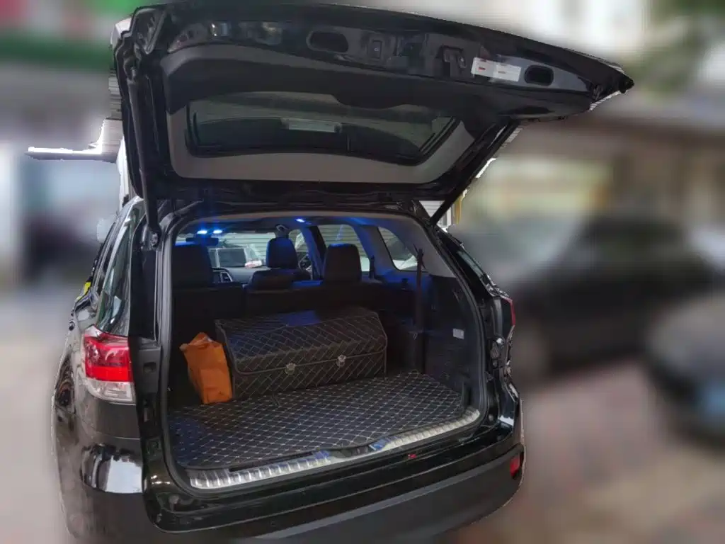 Toyota Highlander — фото 15