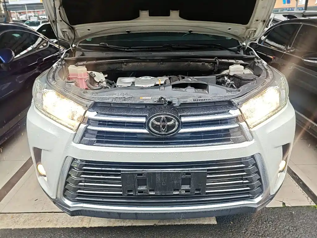 Toyota Highlander — фото 20