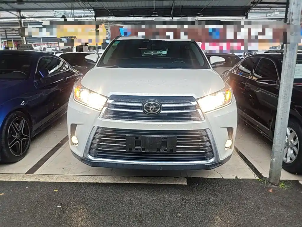 Toyota Highlander — фото 3