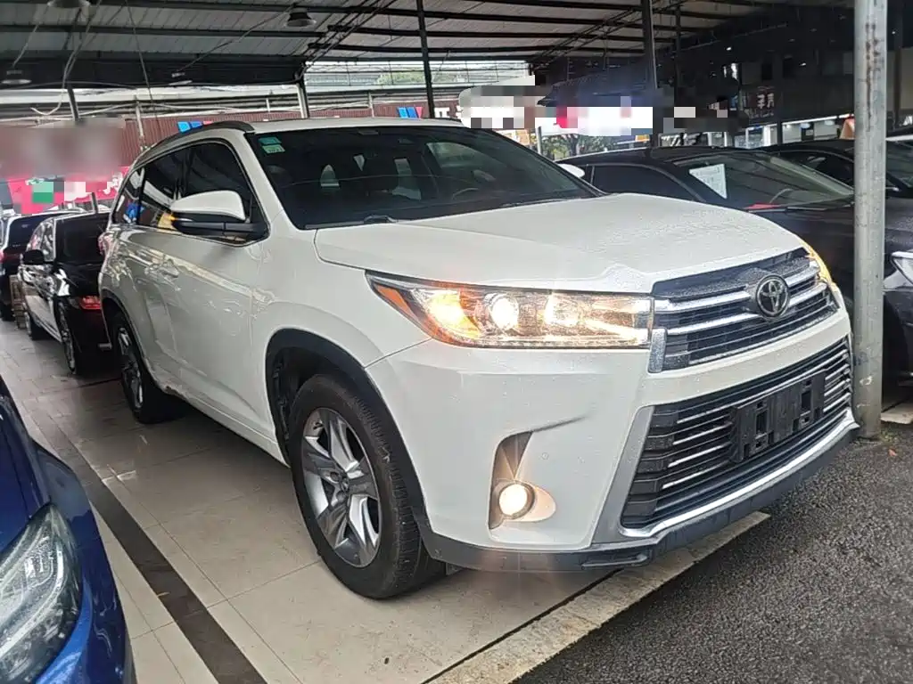 Toyota Highlander — фото 4