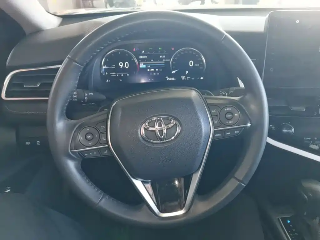 Toyota Camry — фото 11