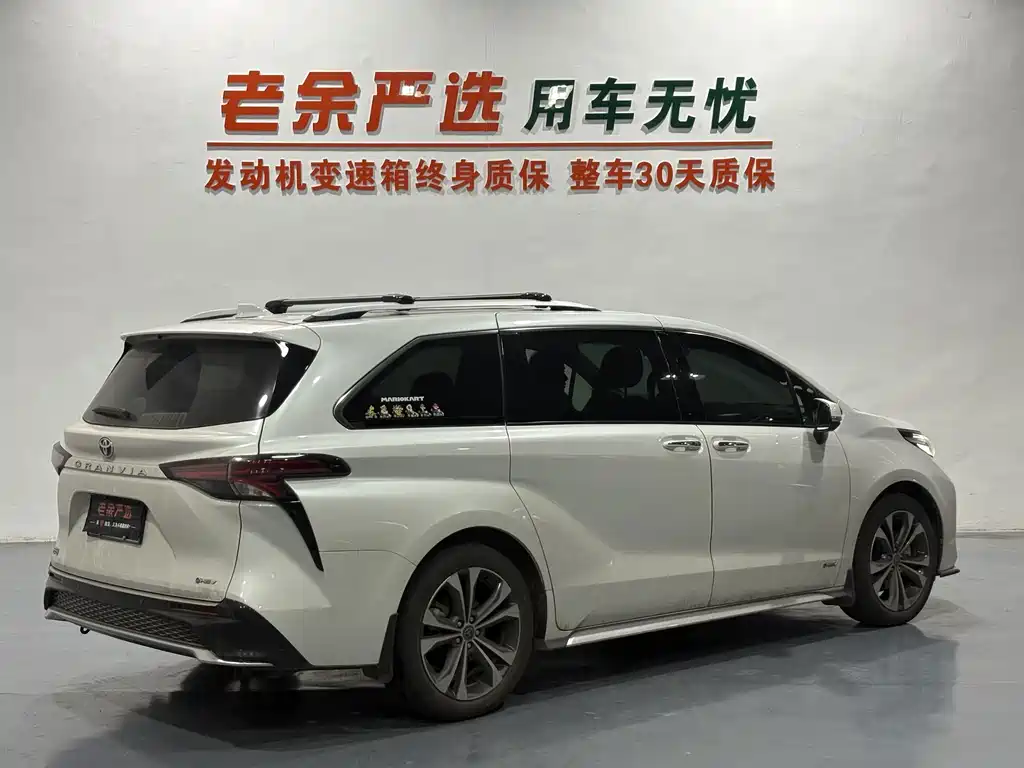 Toyota Granvia — фото 7
