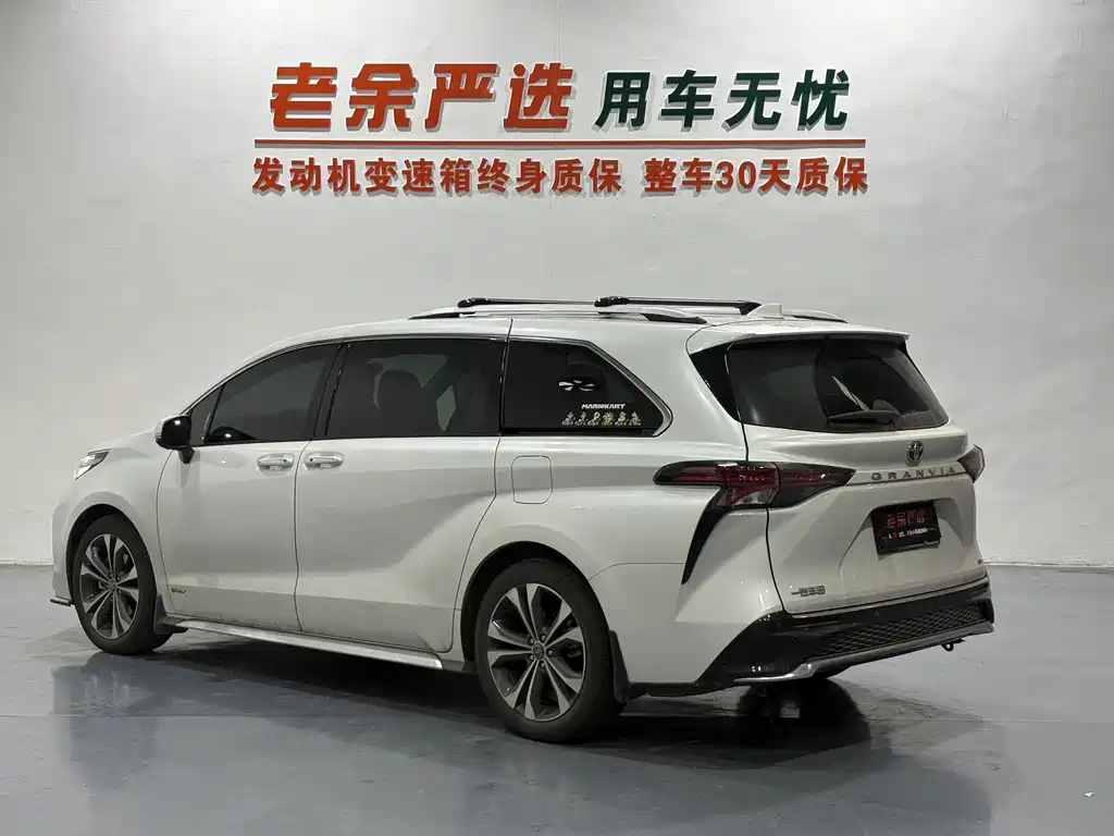Toyota Granvia — фото 9