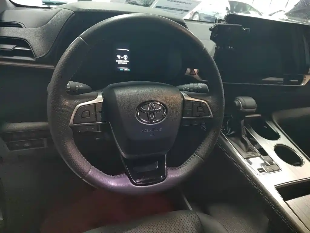 Toyota Sienna — фото 5