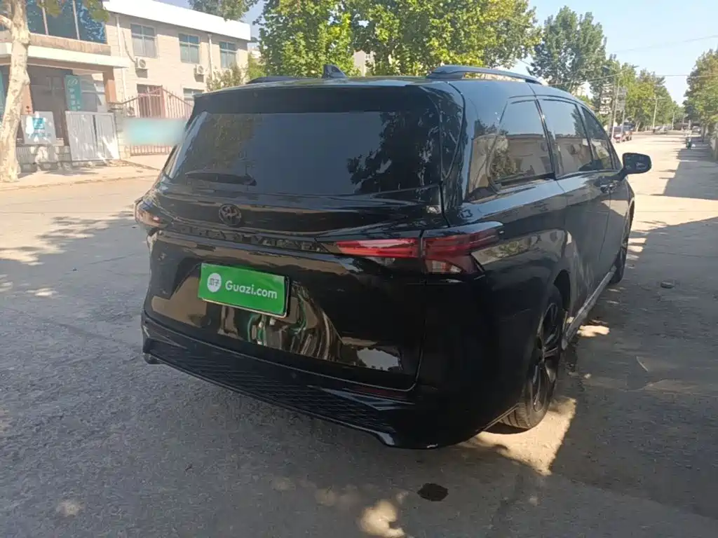 Toyota Granvia — фото 7