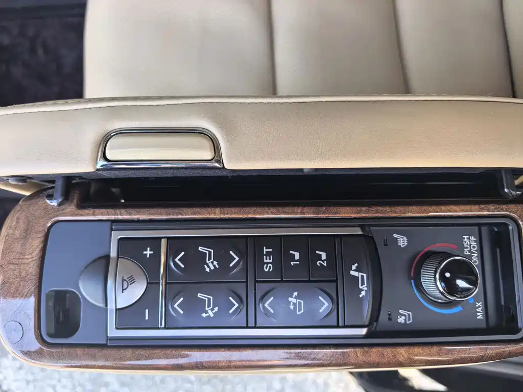 Toyota Alphard — фото 8