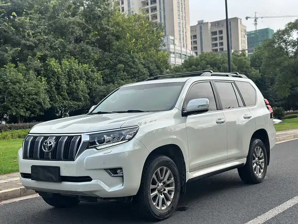 Toyota Prado — фото 3