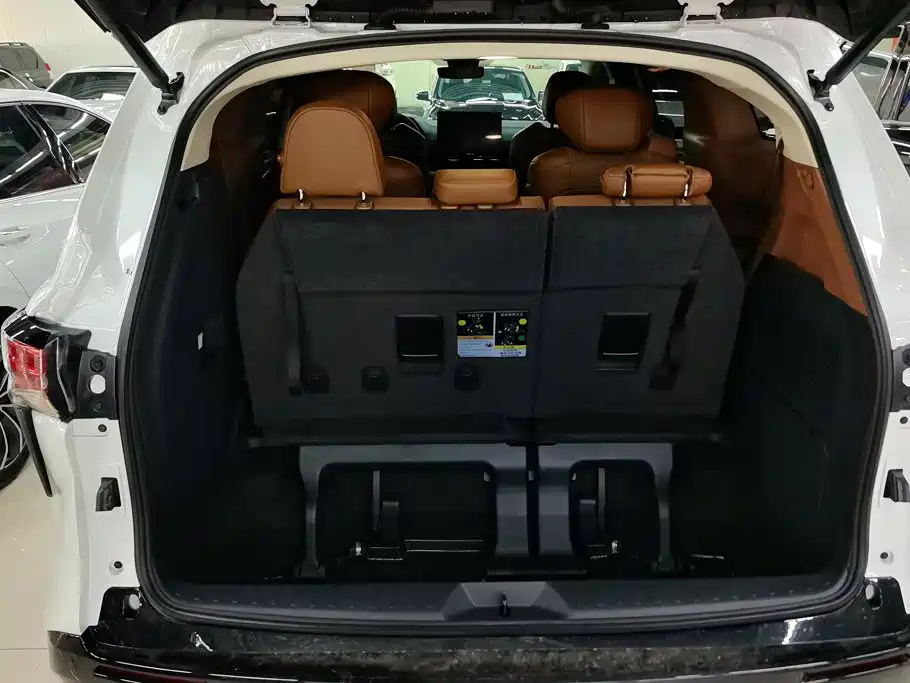 Toyota Sienna — фото 4