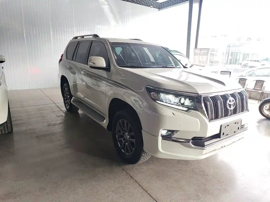 Toyota Prado — фото 4