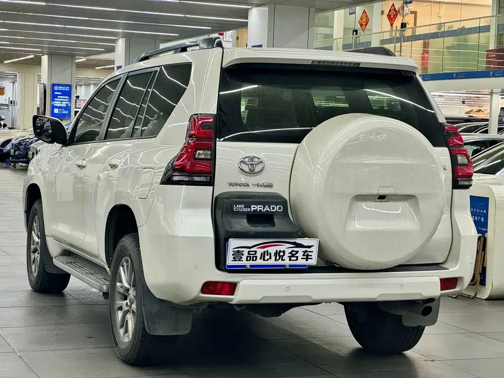 Toyota Prado — фото 7