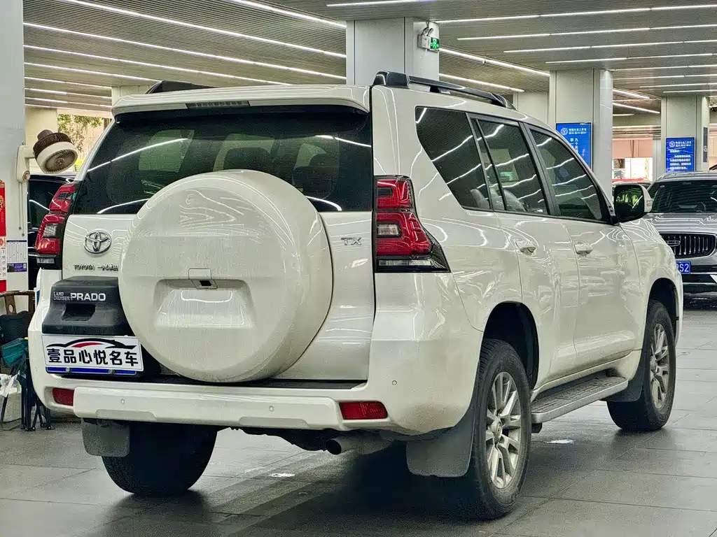 Toyota Prado — фото 9