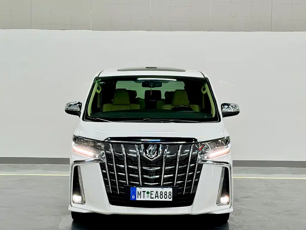 Toyota Alphard — фото 2