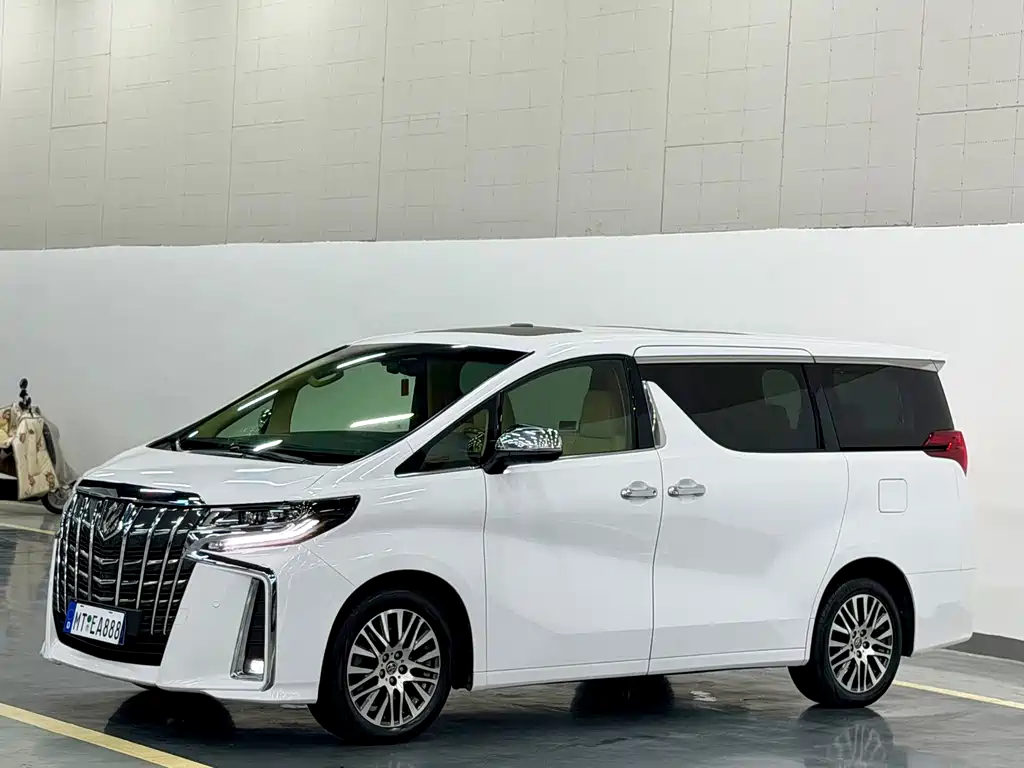 Toyota Alphard — фото 3