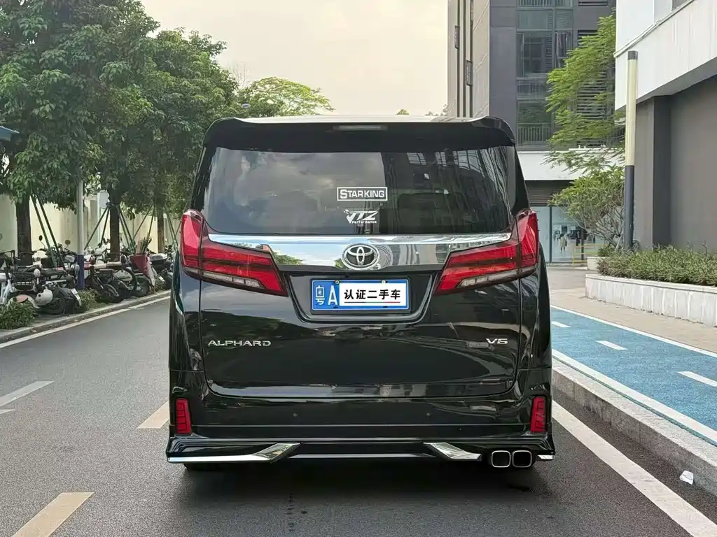 Toyota Alphard — фото 4