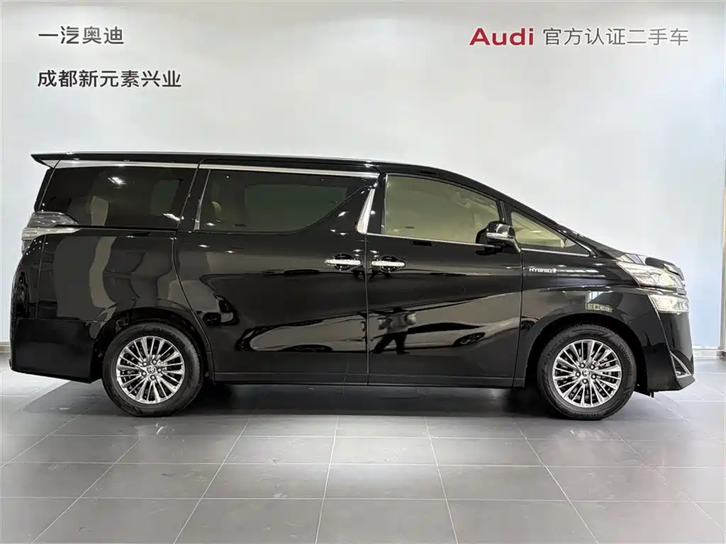 Toyota Vellfire — фото 3
