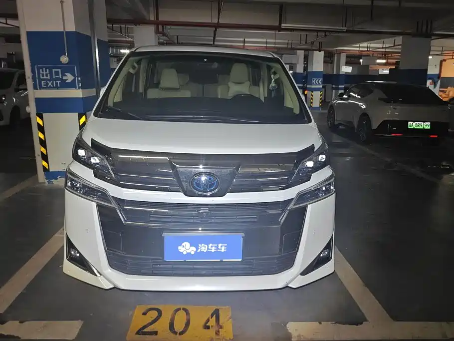 Toyota Vellfire — фото 2