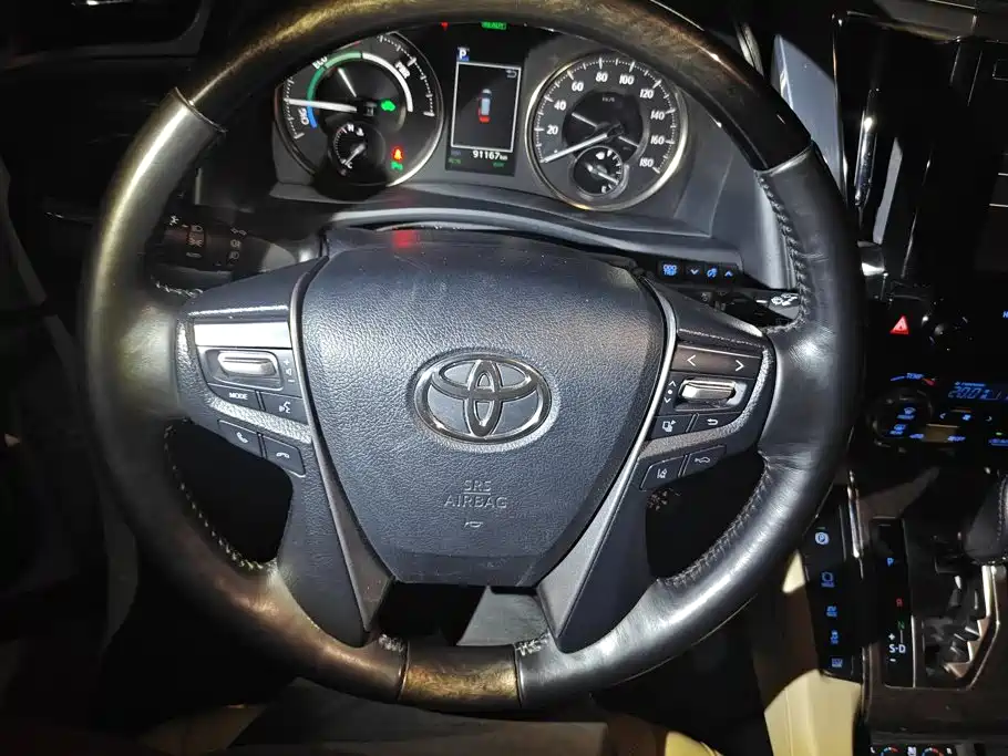 Toyota Vellfire — фото 15