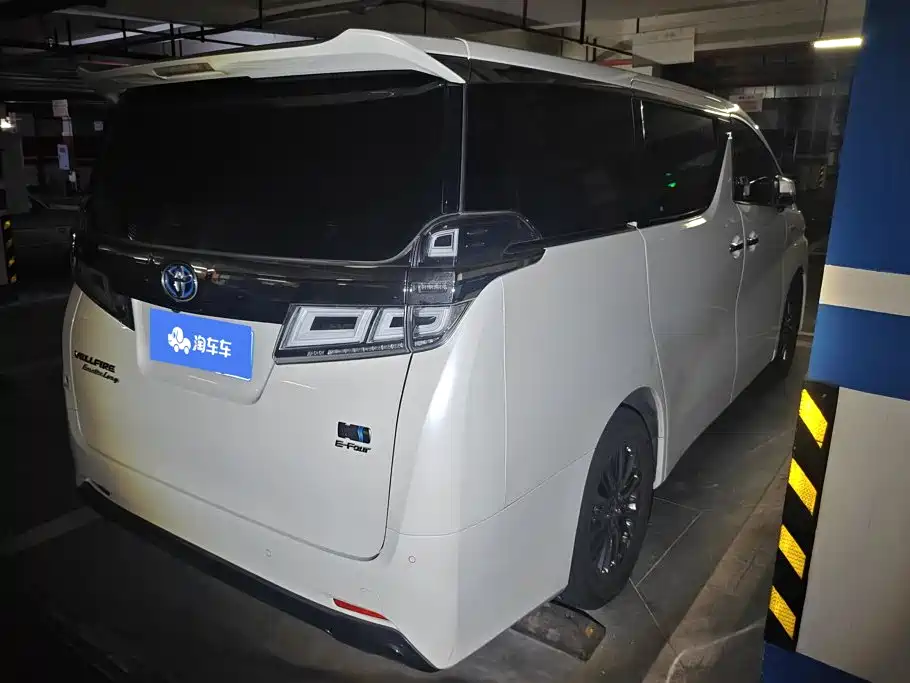 Toyota Vellfire — фото 3