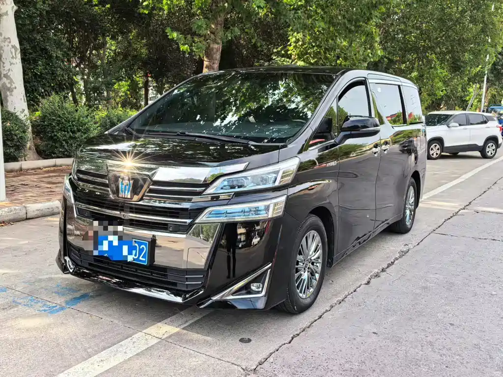 Toyota Vellfire — фото 2
