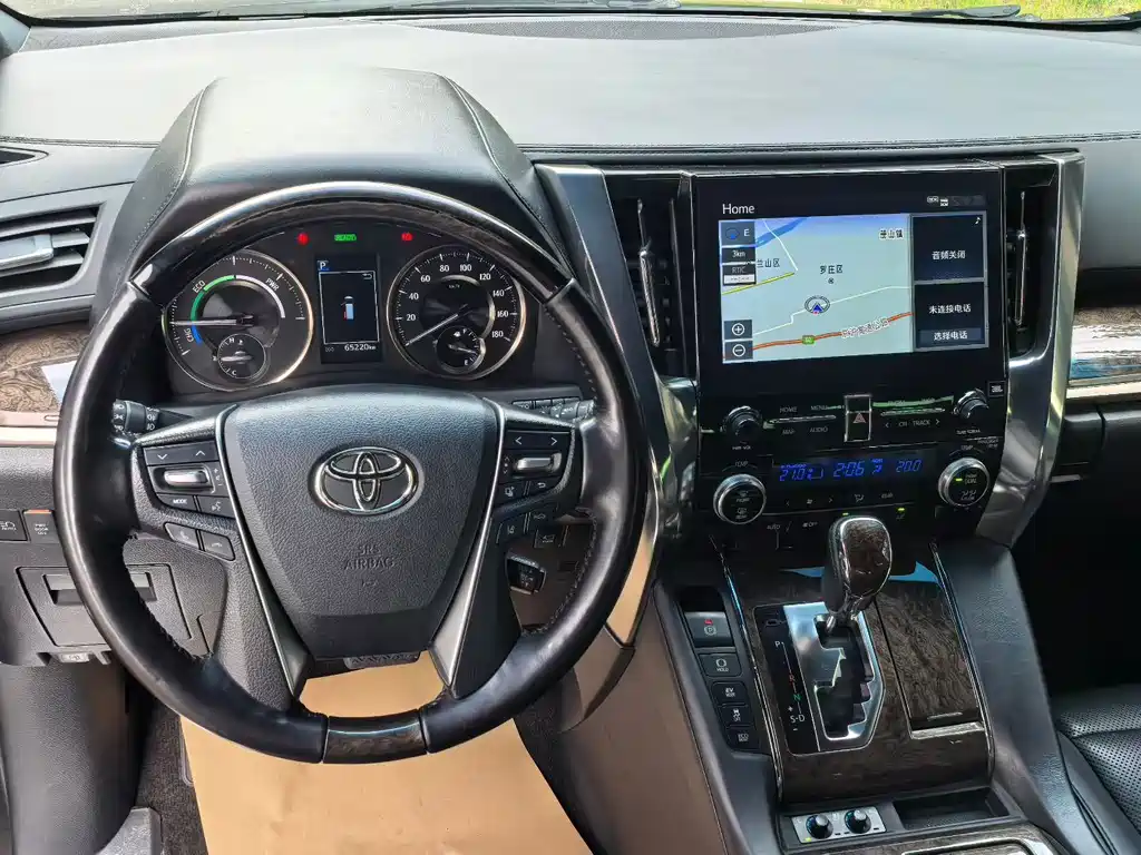 Toyota Vellfire — фото 4