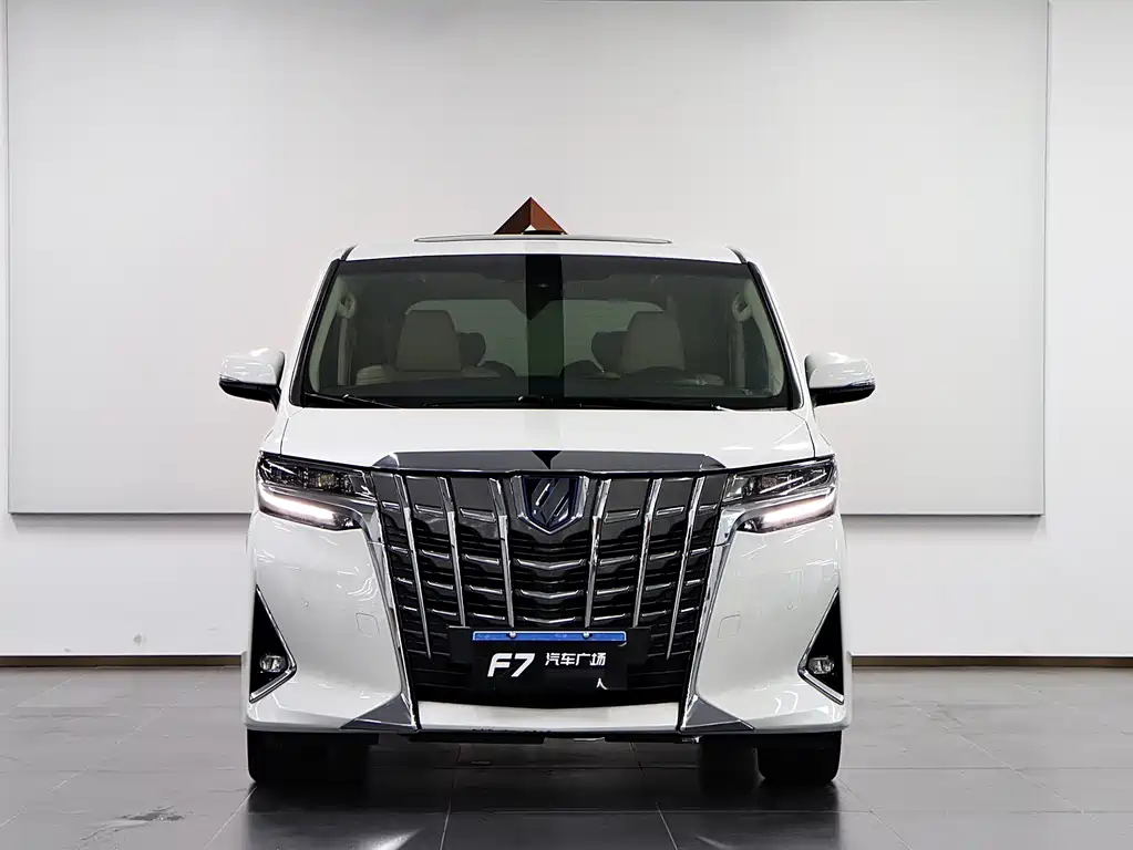 Toyota Alphard — фото 2