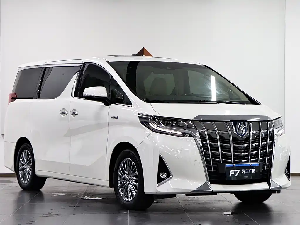 Toyota Alphard — фото 3