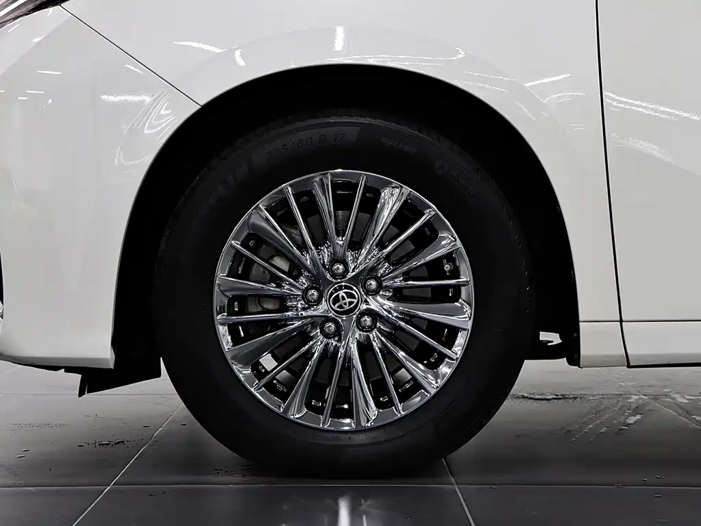 Toyota Alphard — фото 8