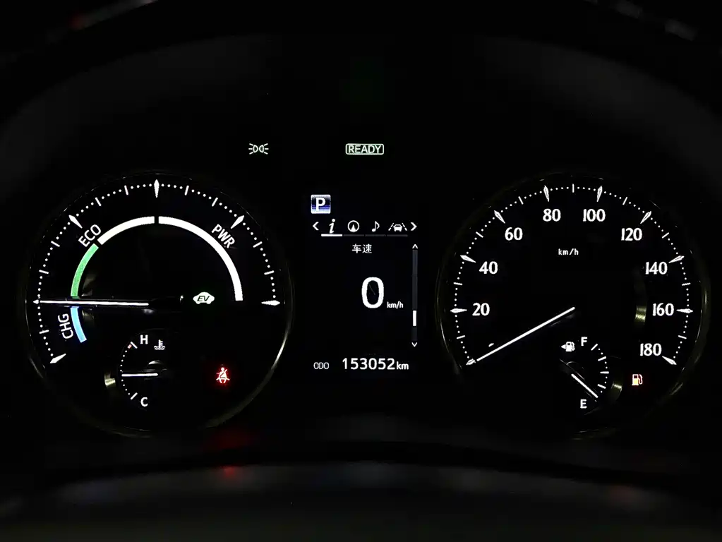 Toyota Alphard — фото 9